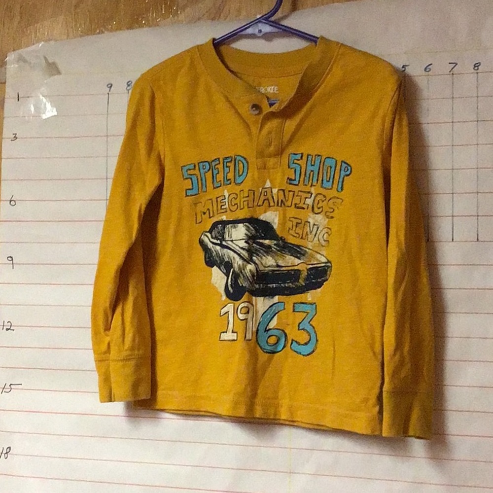 CHEROKEE boys size 5T graphic Long sleeve shirt